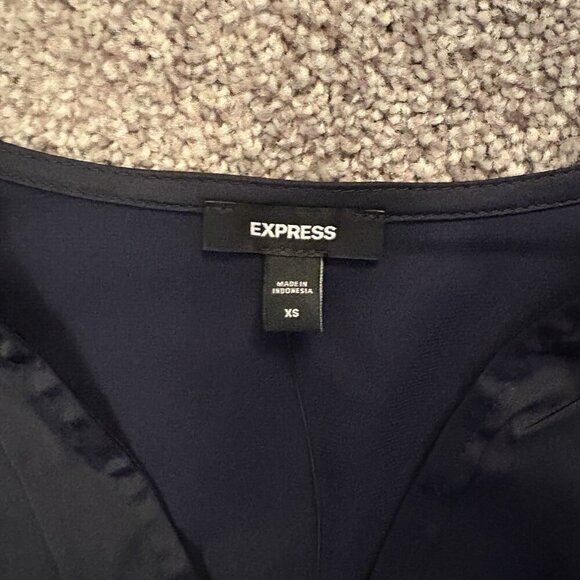 Express Women's Satin Top Size XS Navy Puff Shoulder Draped Faux Wrap NWT $58 - Picture 13 of 16